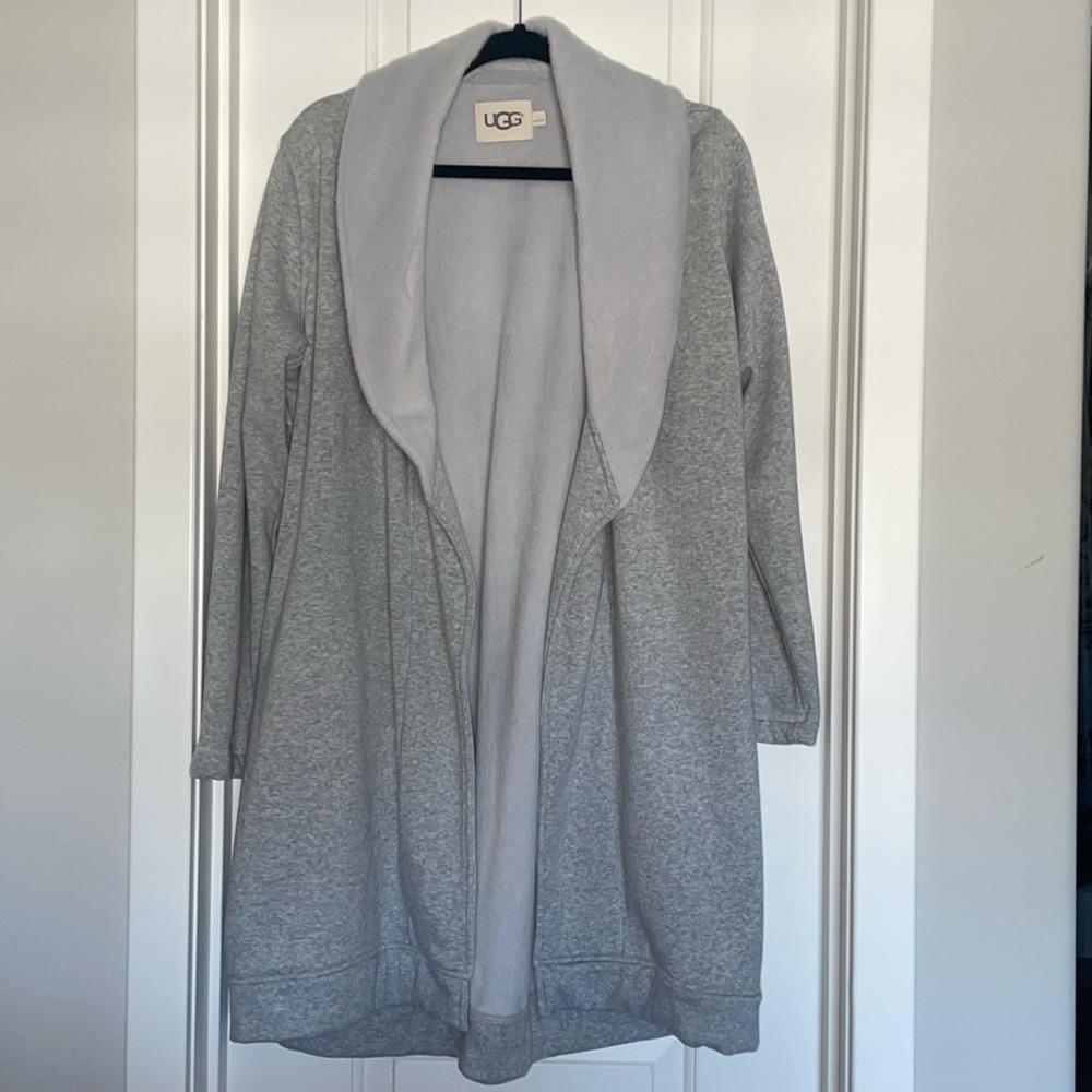 Heather gray UGG robe size Large.